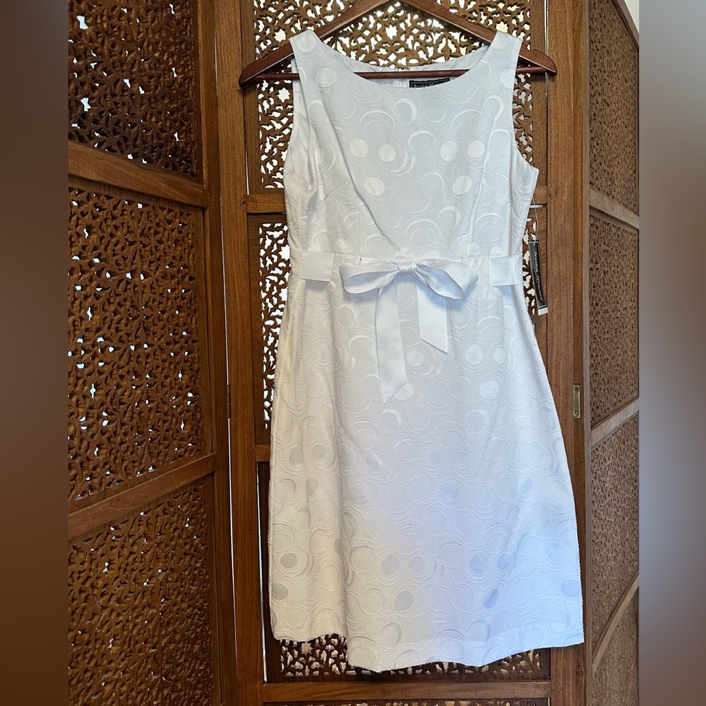 🚺 Jessica Howard white sleeveless dress